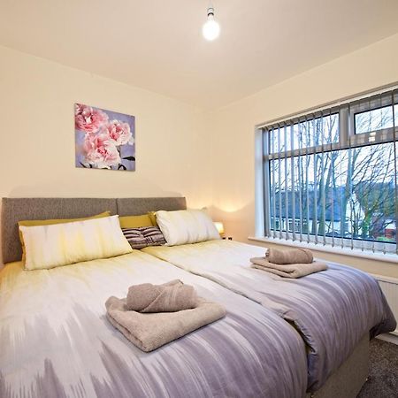 Beautiful Cozy Home With Free Parking Манчестер Экстерьер фото