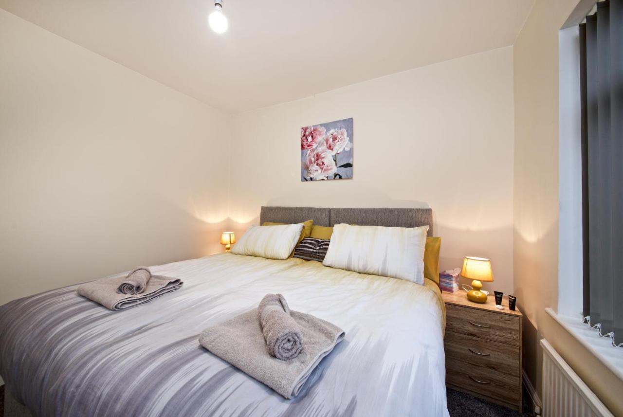 Beautiful Cozy Home With Free Parking Манчестер Экстерьер фото